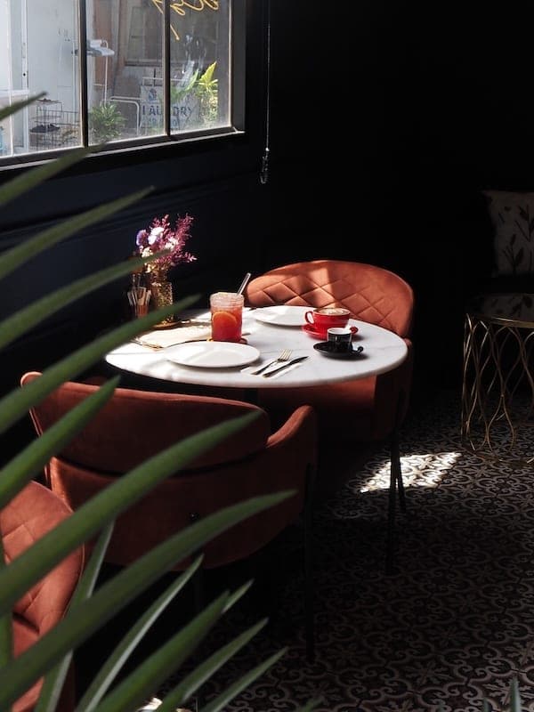 Toast Bophut: corner table, morning light